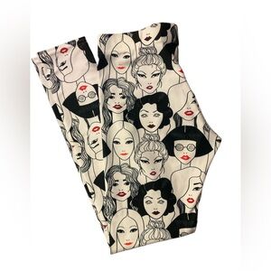 FiercePulse Women's Face Print Leggings GUC S